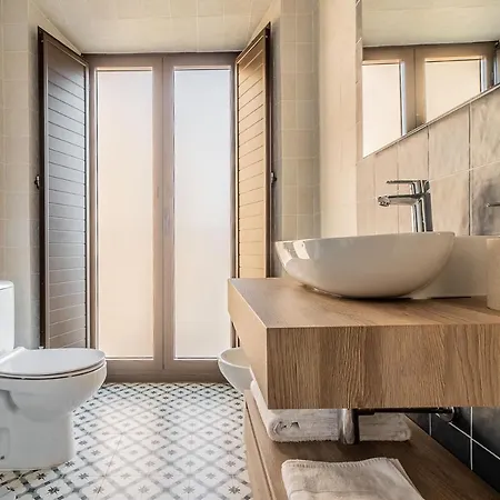 Con Vistas En El Casco Historico - El Patio * Caces