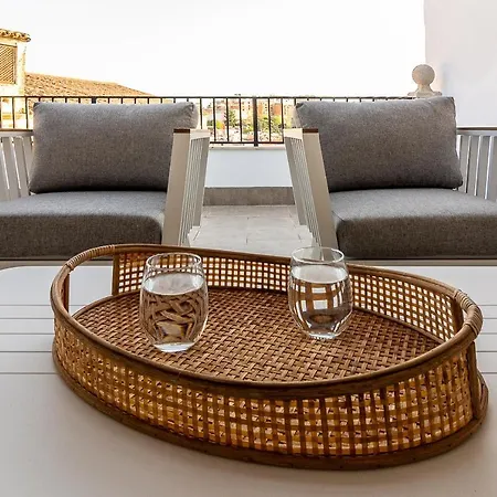 Apartamentos El Patio Plaza De Santa Clara - Con Vistas En El Casco Historico Caces