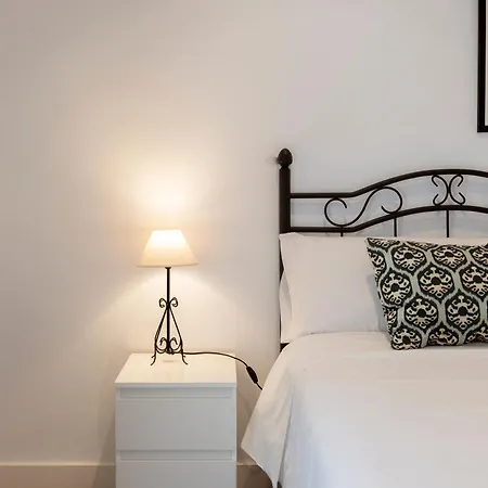 Apartamentos El Patio Plaza De Santa Clara - Con Vistas En El Casco Historico Daire Caces
