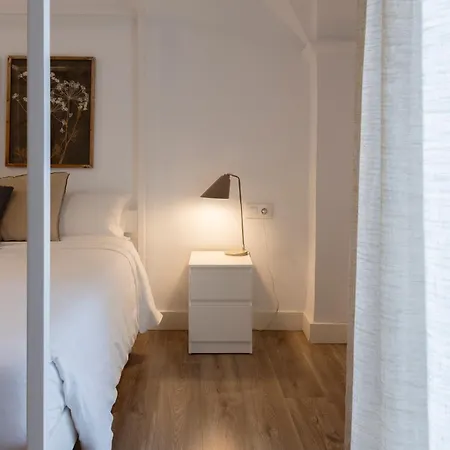 Apartamentos El Patio Plaza De Santa Clara - Con Vistas En El Casco Historico Daire Caces